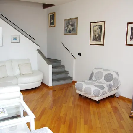Artisti In With Great A/c Appartement