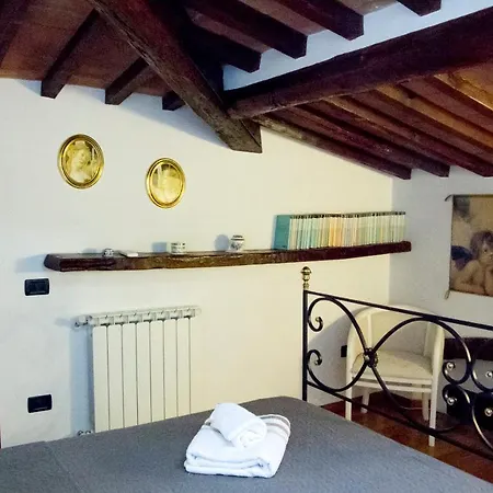 Apartment Artisti In With Great A/c